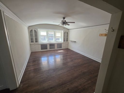 Large 1 Bedroom, Updated and with Character, Available – photo 1