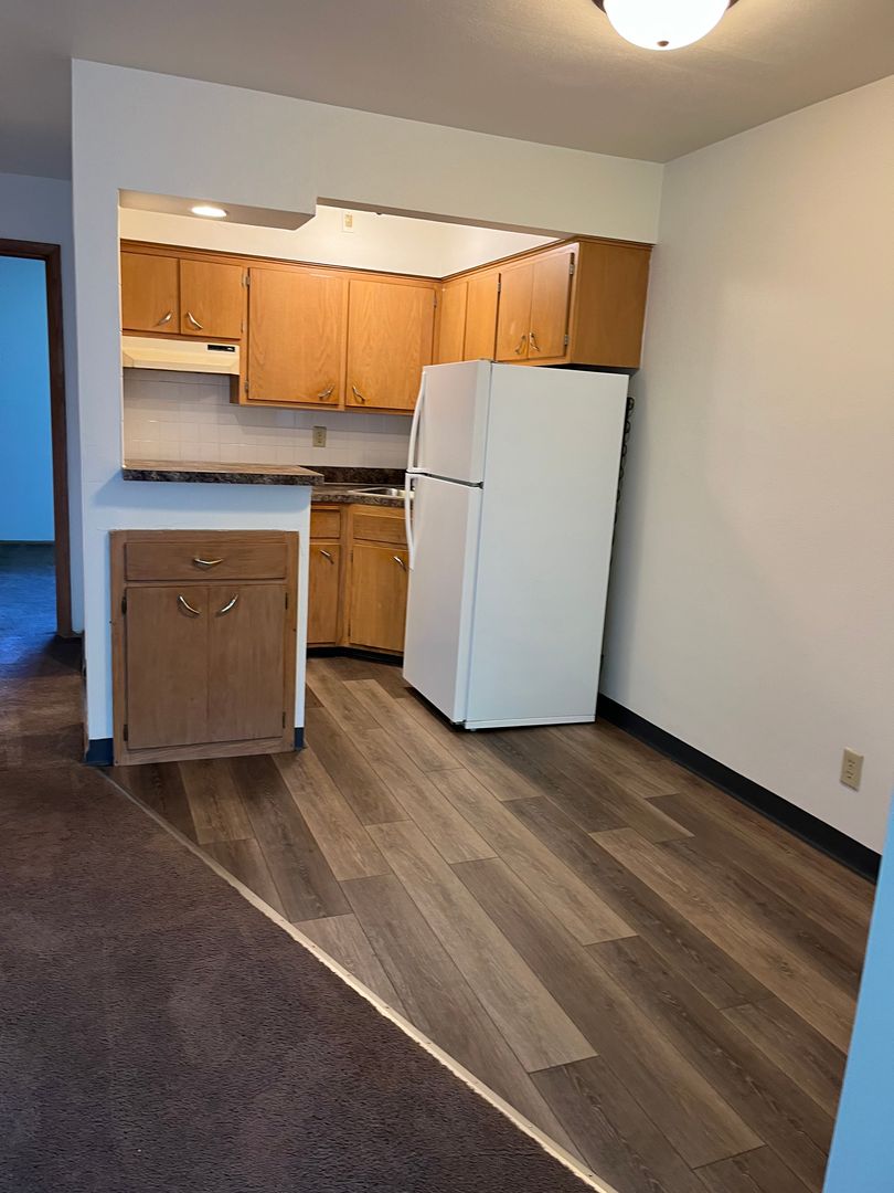 Milwaukee Apartment: 833 N Hawley Road