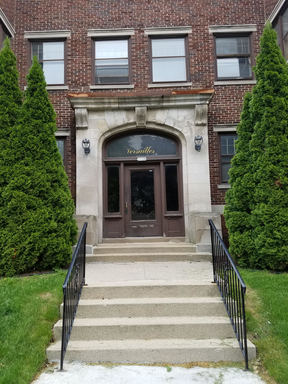 Large 3 Bedroom, Updated and with Character, Available Now! – photo 1
