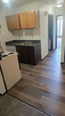 1 Bed 1 Bath Rental at 3333 S. Clement Avenue, Apt. #32, Milwaukee, WI – photo 1