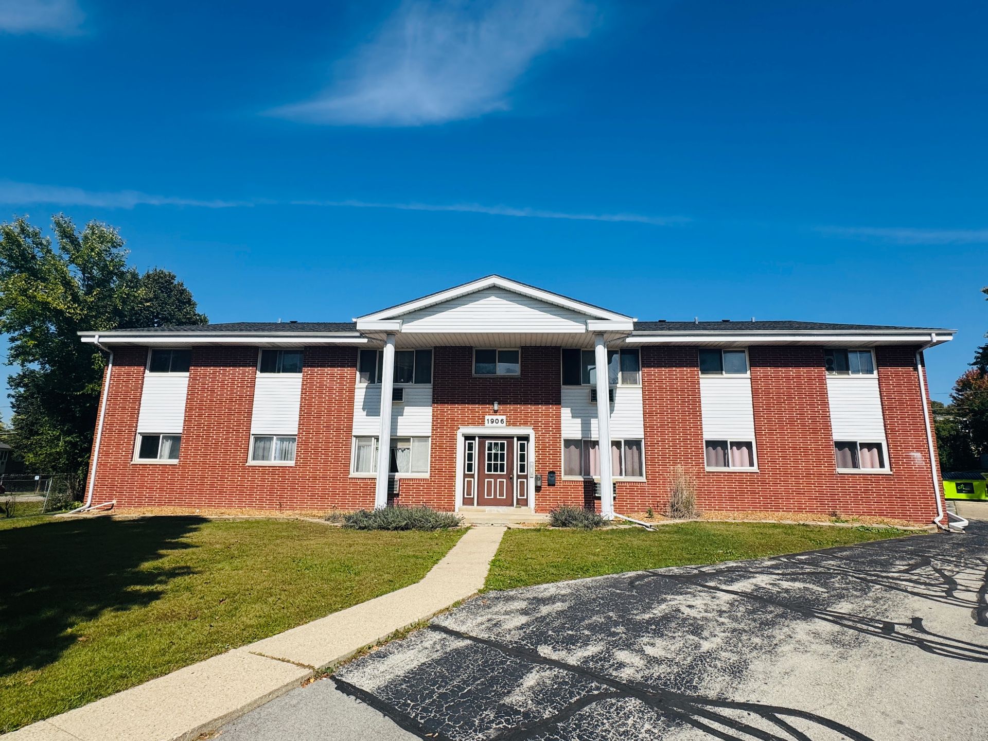 Waukesha Apartment: 1906 Madera Street