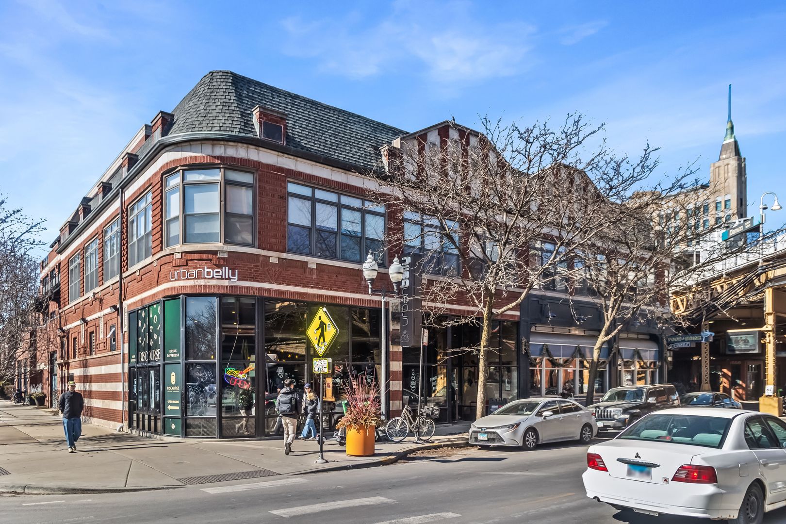 Chicago Apartment: 1542 North Damen Ave