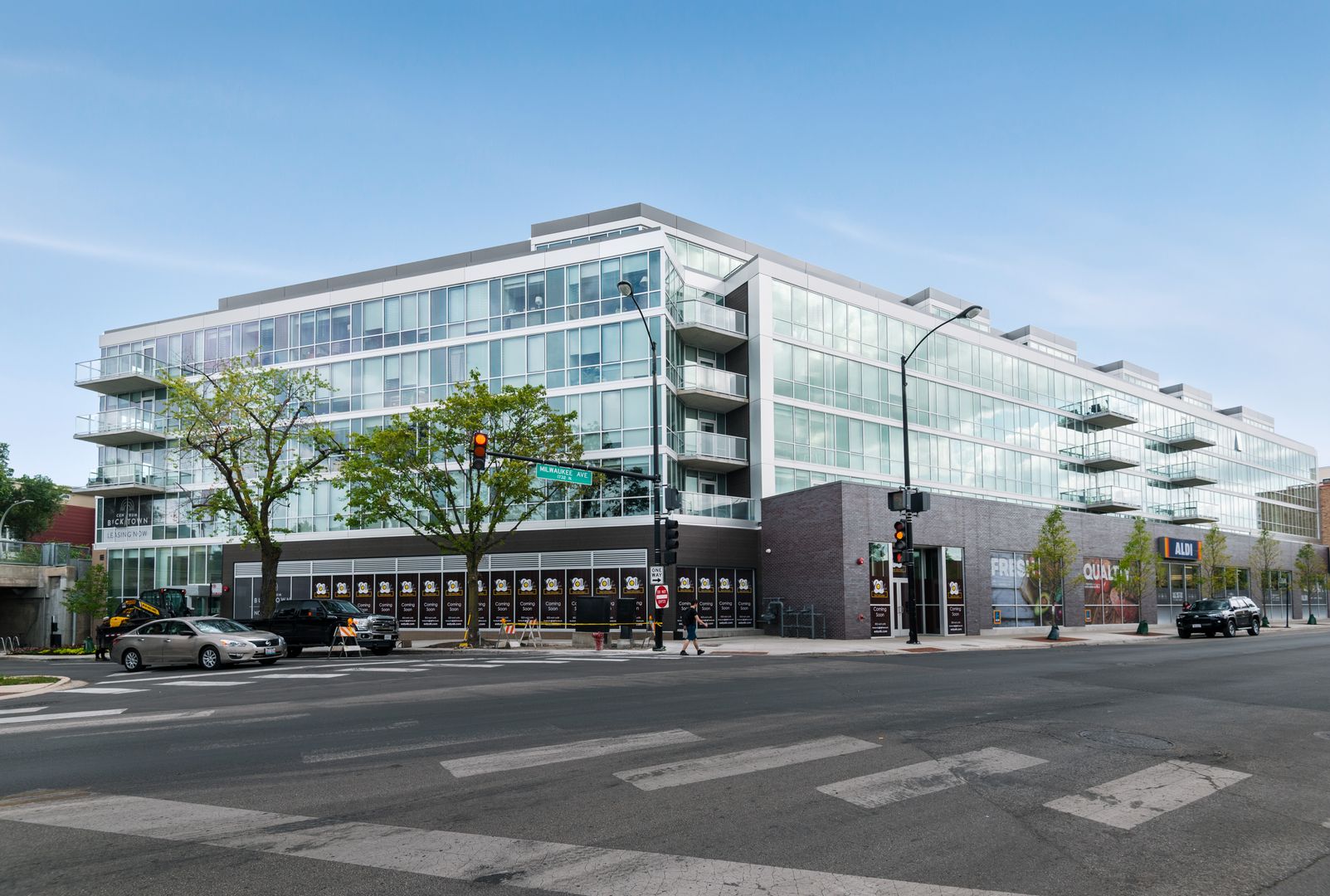Chicago Apartment: 1743 North Leavitt St