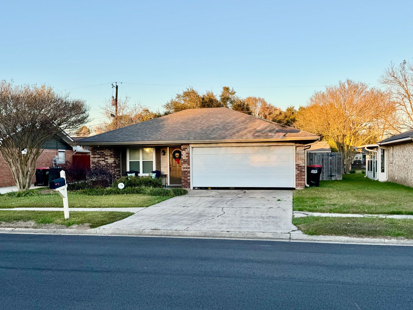 Lafayette House: 103 Brookwood Circle