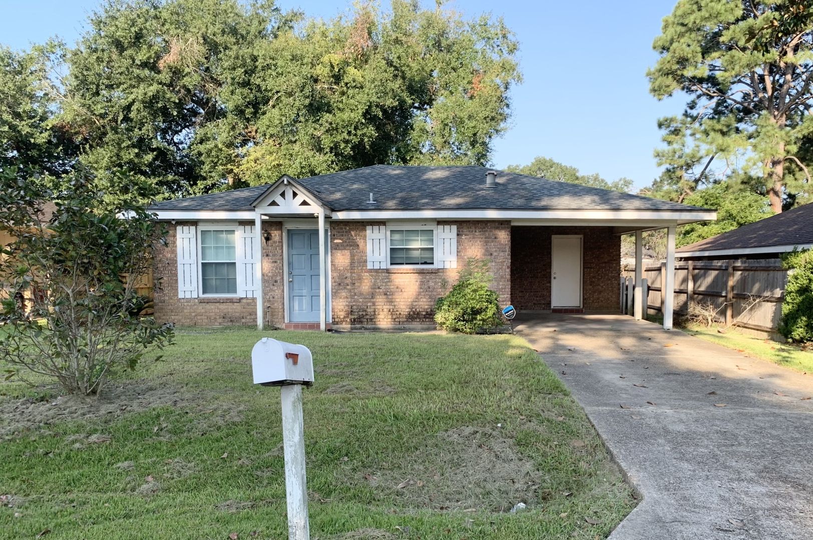 Lafayette House: 105 Tyler Drive