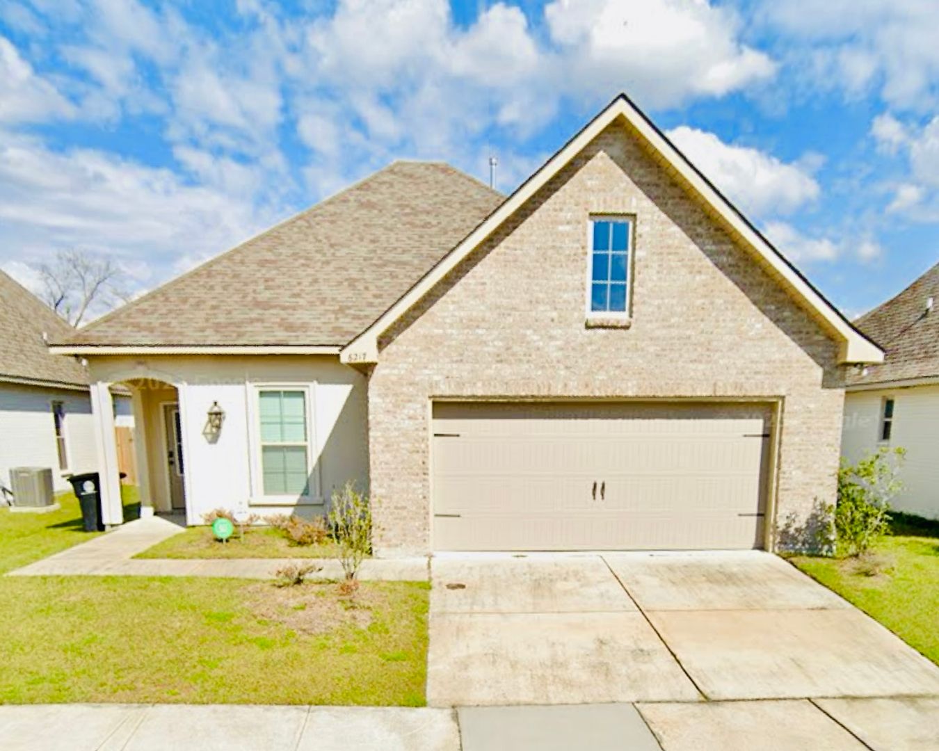 Baton Rouge House: 6217 Lake Edge Drive