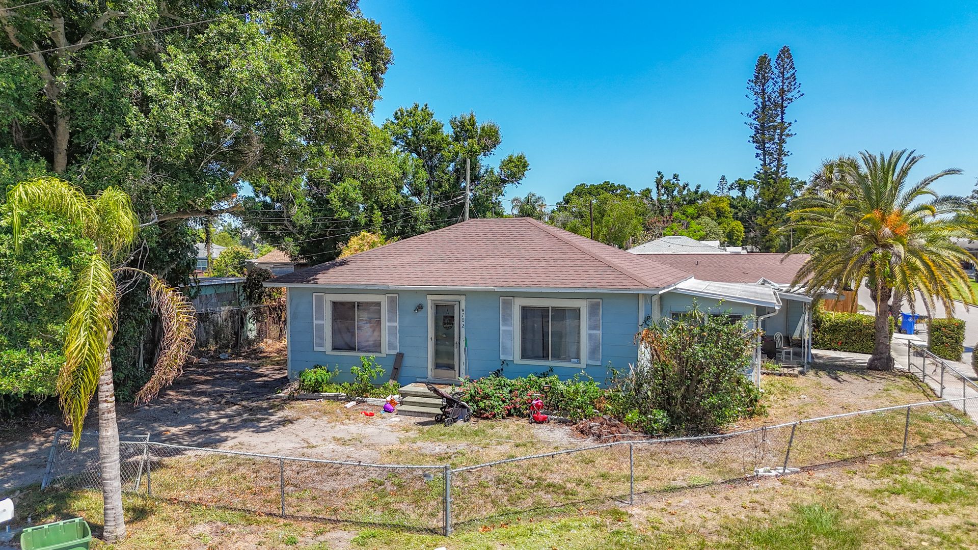 Bradenton Apartment: 702 21st Ave W