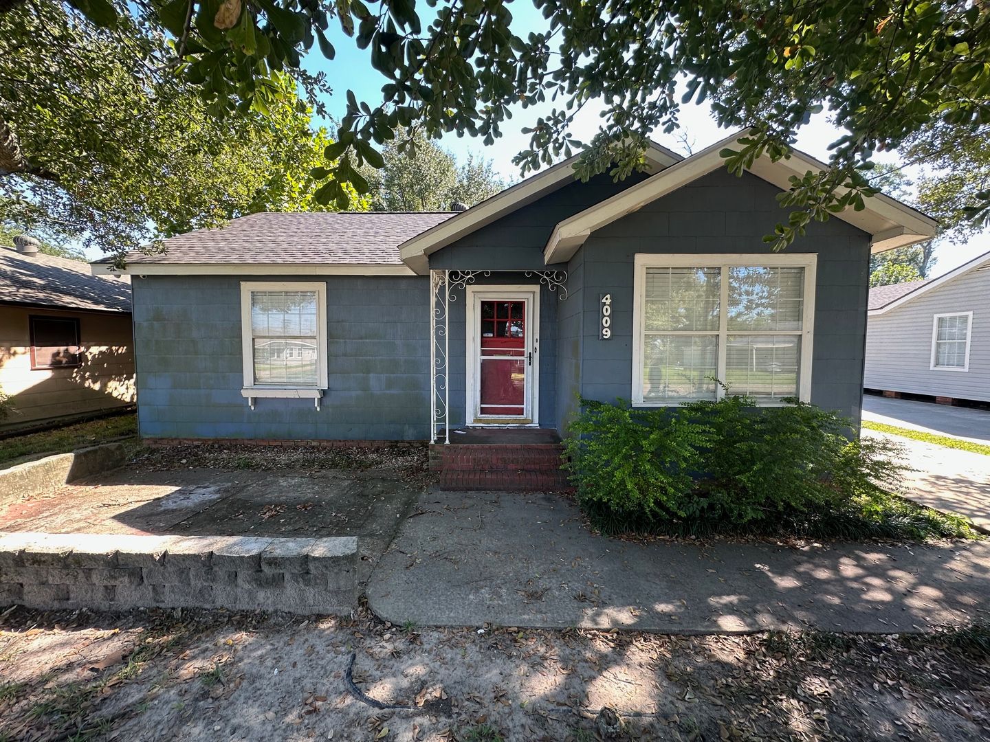 3 Bedroom, 2 Bath Home Near McNeese State University!