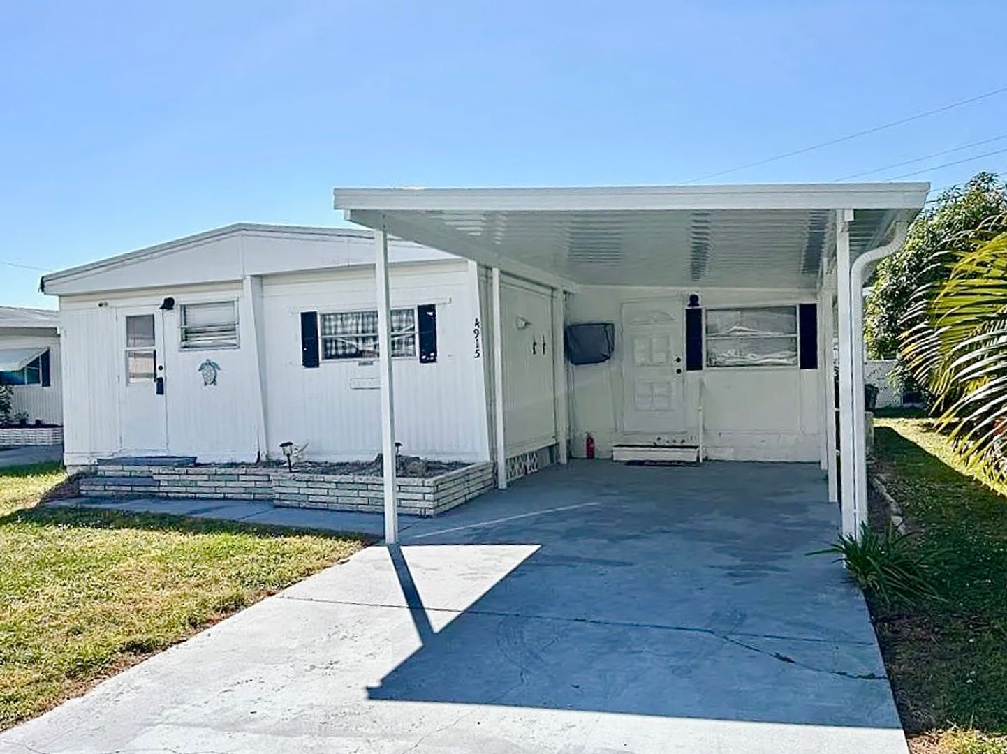 Sarasota House: 4915 Winged Foot Ave