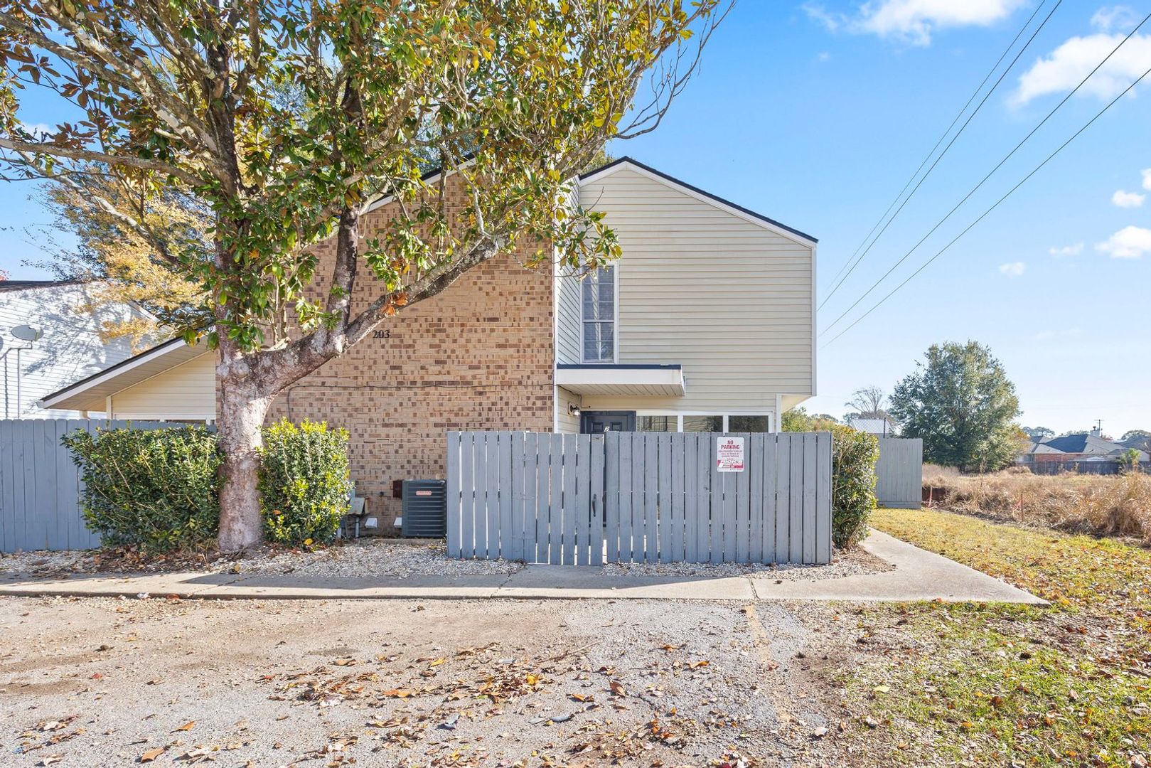 Lafayette Apartment: 203 Cougar Ridge