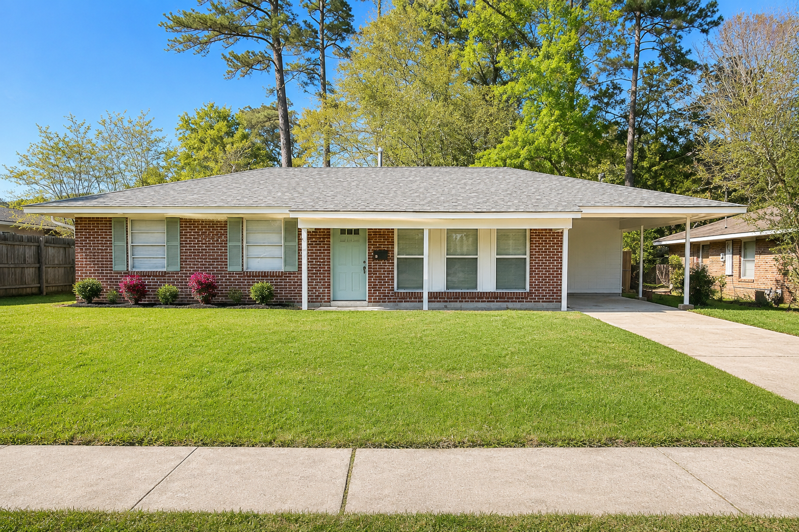 Baton Rouge House: 8447 S Parkland Drive