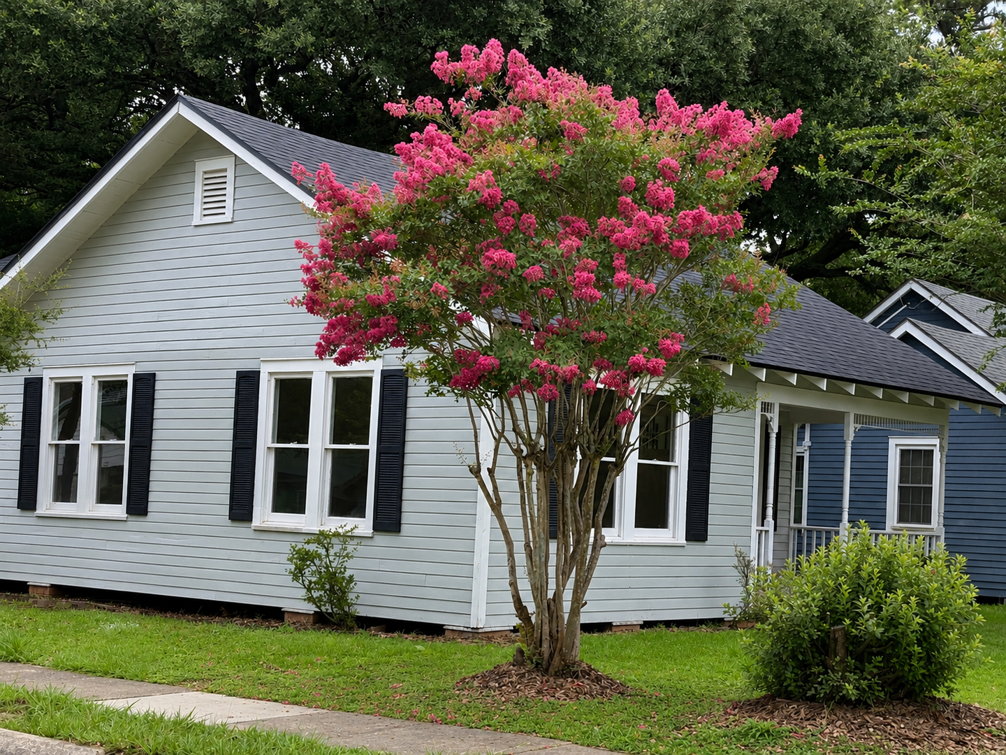 Lafayette House: 526 Evangeline Drive
