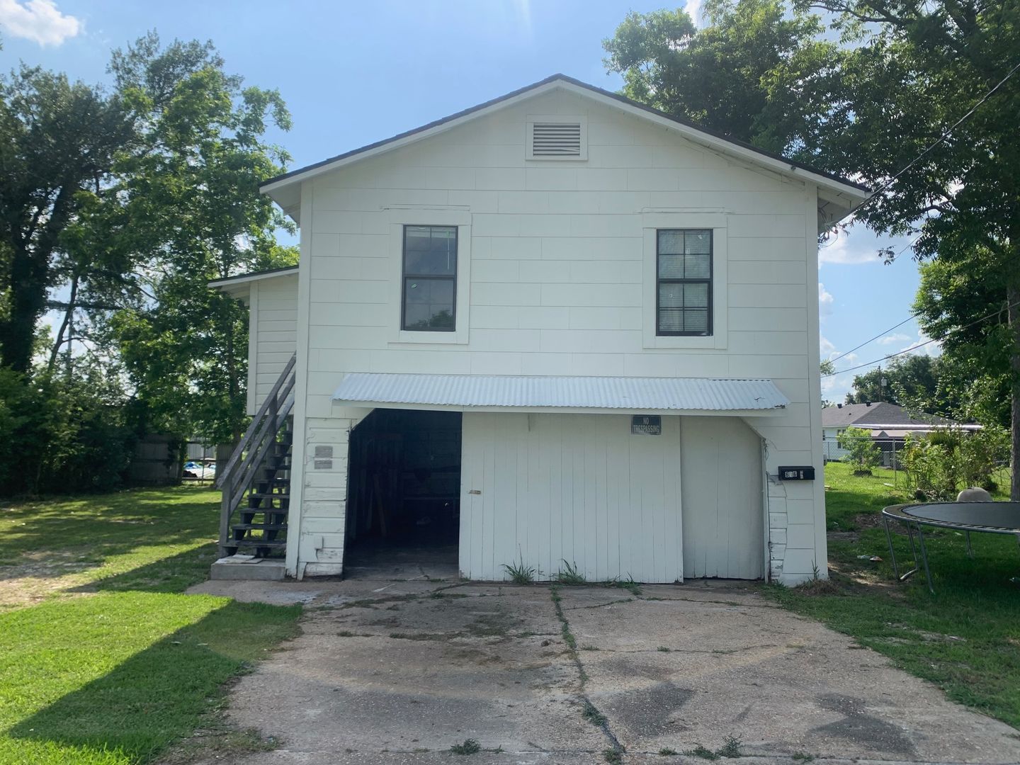 Lake Charles House: 616 1/2 Armstrong St
