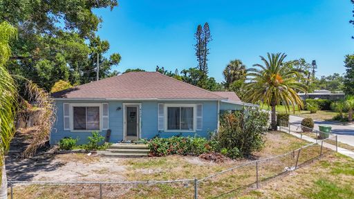 1 Bedroom, 1 Bath Available in Bradenton**Half Off First Full Month** SECTION 8 VOUCHER ACCEPTED – photo 1