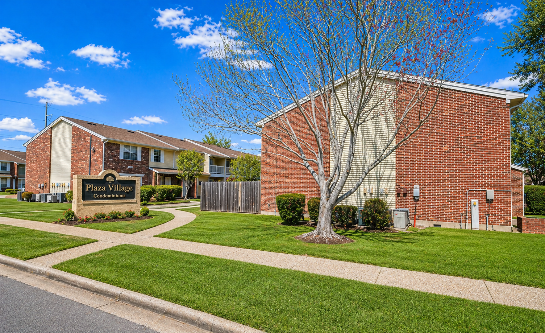 Lafayette House: 101 Wilbourn Blvd Unit 304