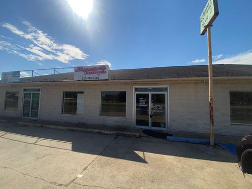 Affordable Retail Suite for Lease – Prime Highway Location | Port Allen, LA