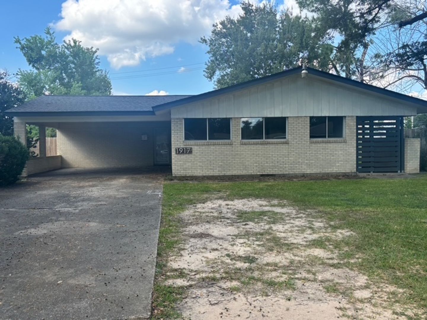Lake Charles House: 1917 20th Street
