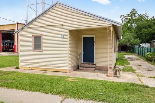 Charming 2 bedroom home in Broussard!