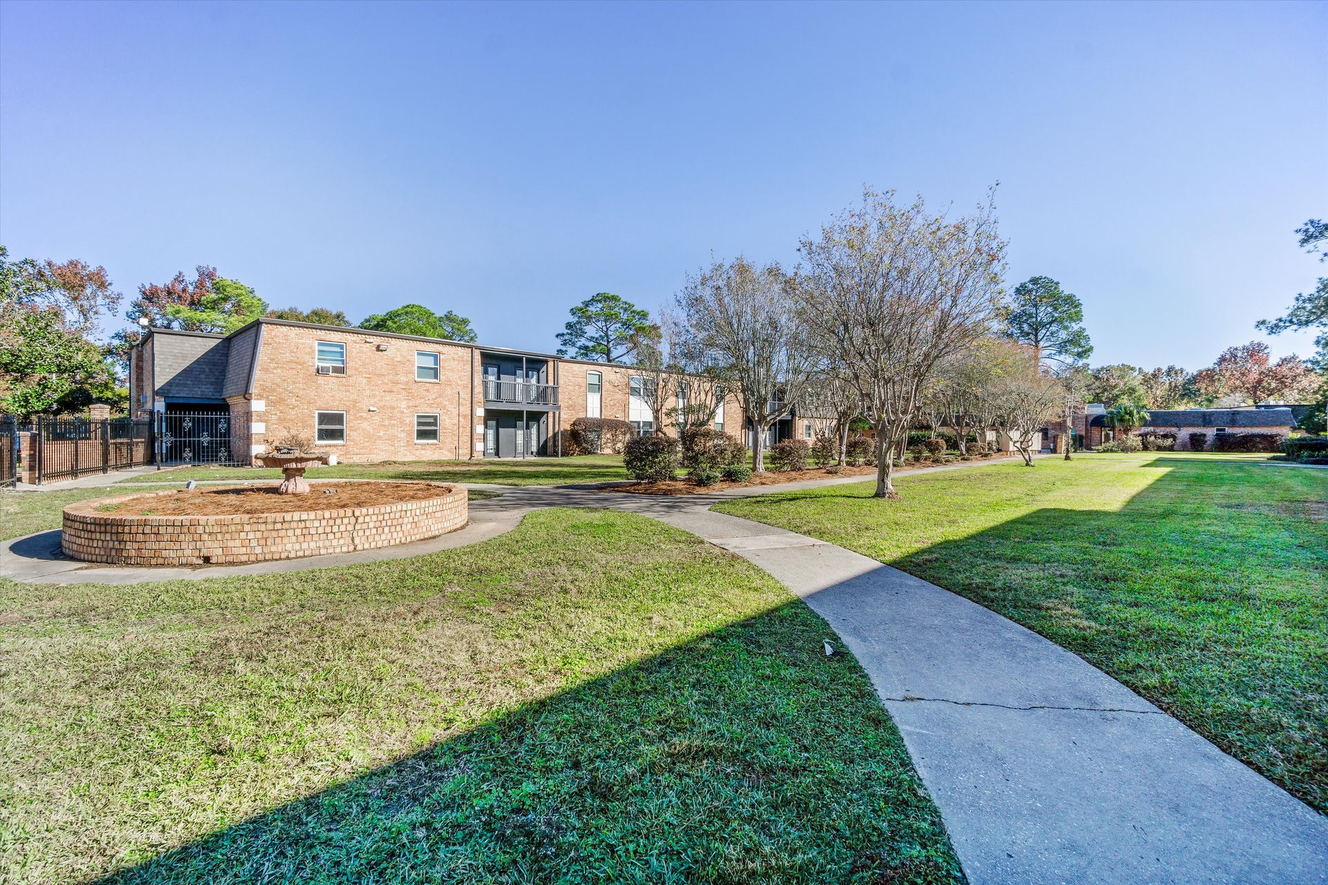 Baton Rouge Apartment: 1855 Boulevard De Province