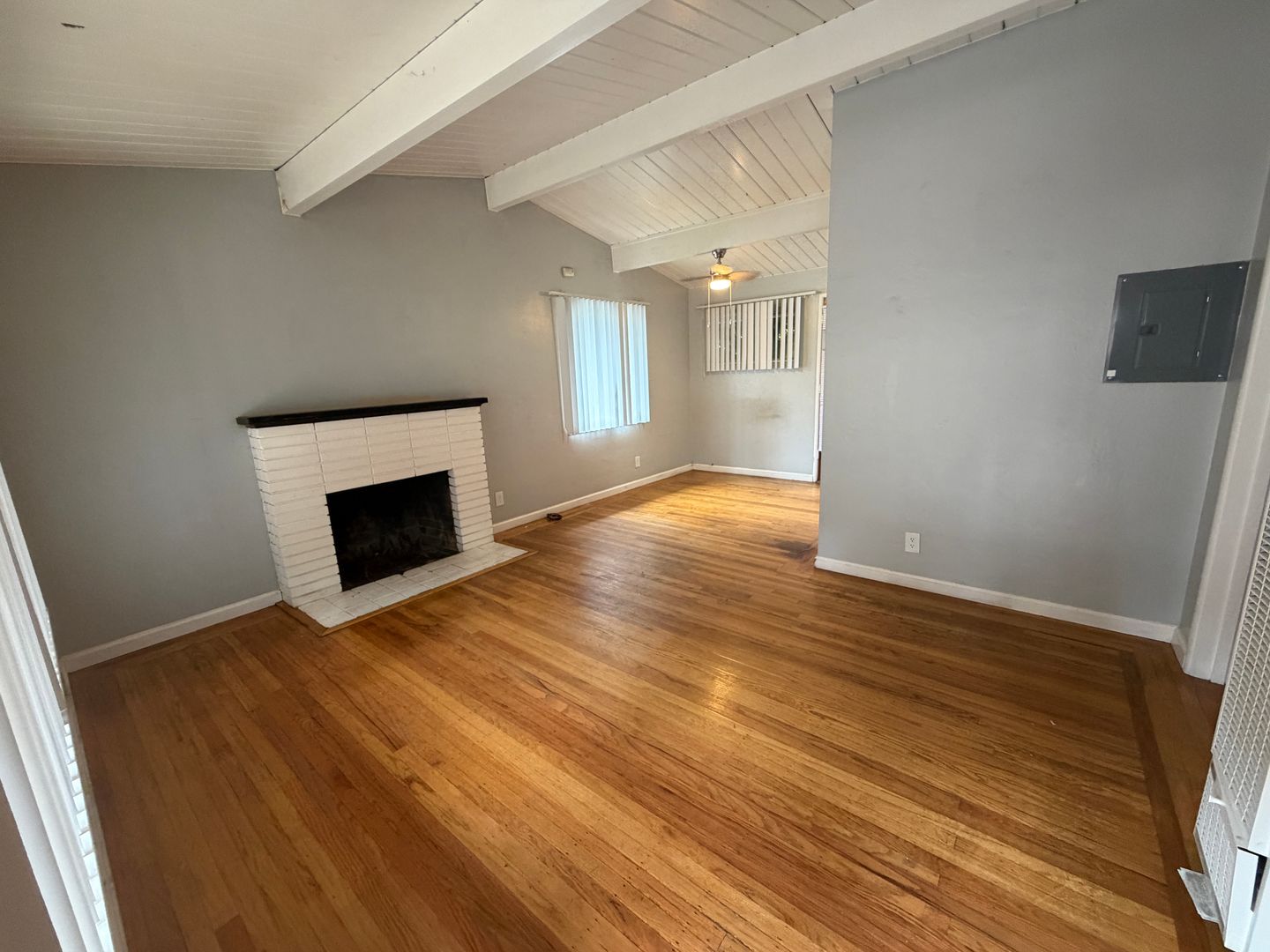 East Palo Alto Apartment: 1914 Cooley Avenue