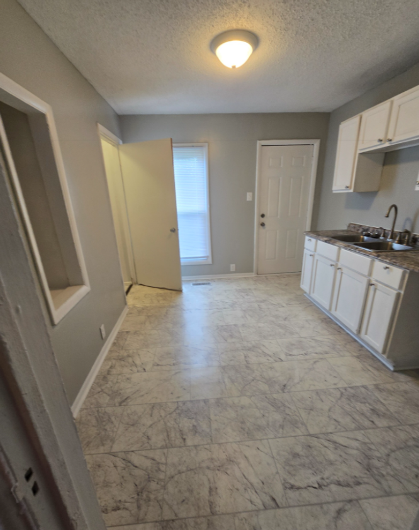 Indianapolis House: 1020 N Ewing