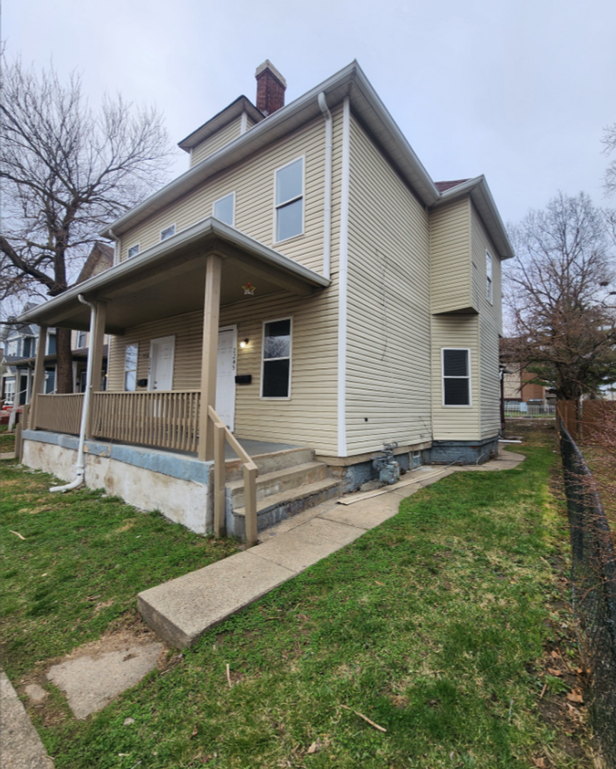 Indianapolis House: 2243 N Kenwood Ave