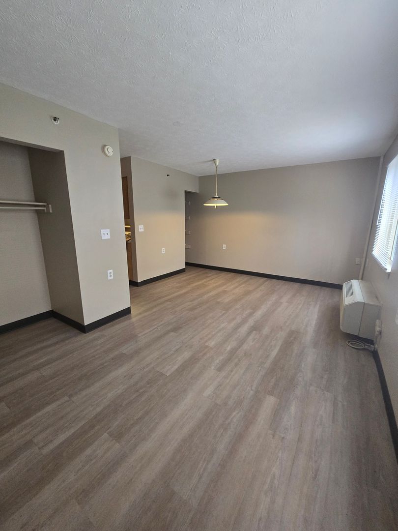 Indianapolis Apartment: 819 Edgemont Avenue