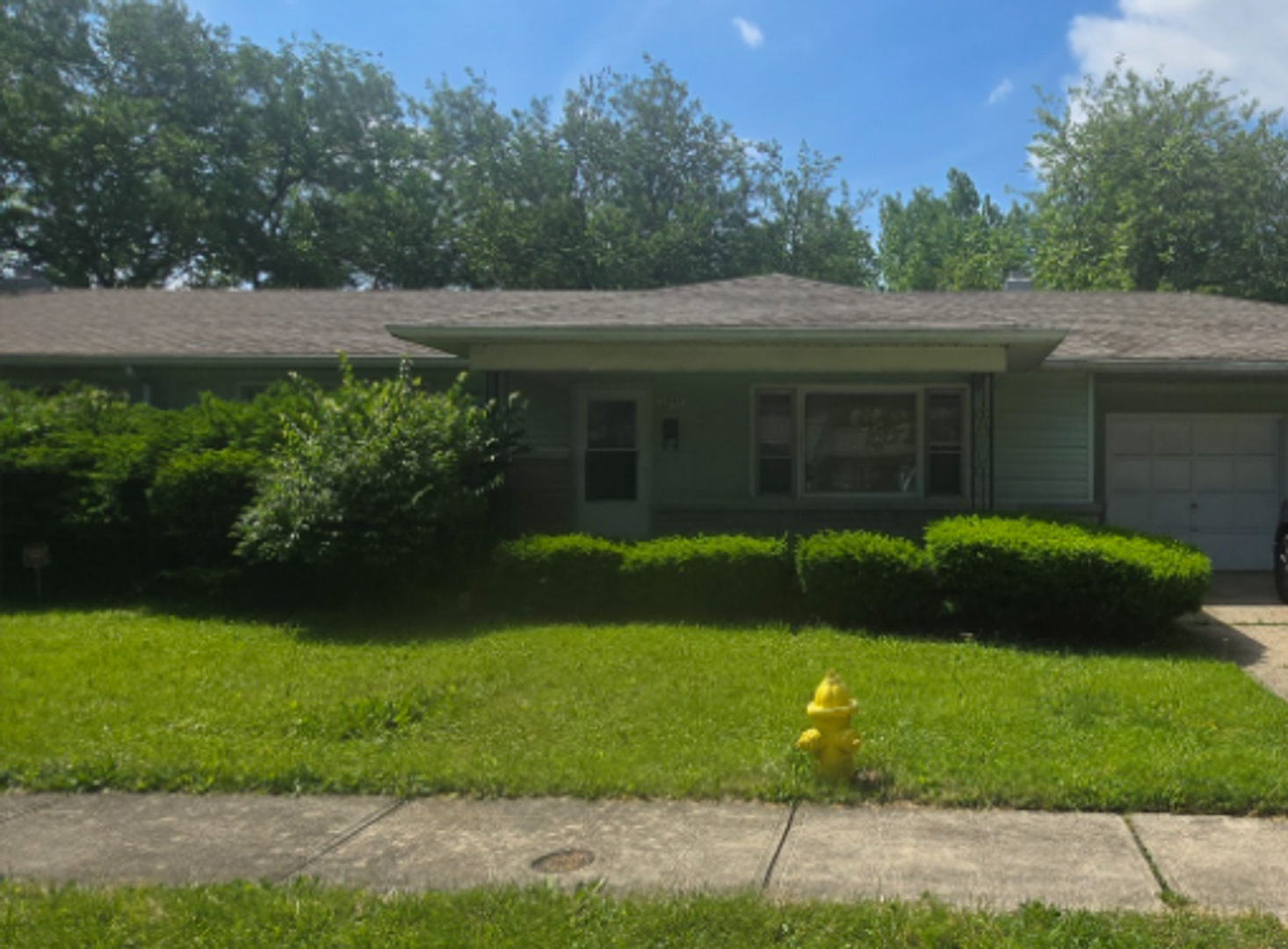 Indianapolis House: 6947 E 48th St, Indianapolis, IN 46226