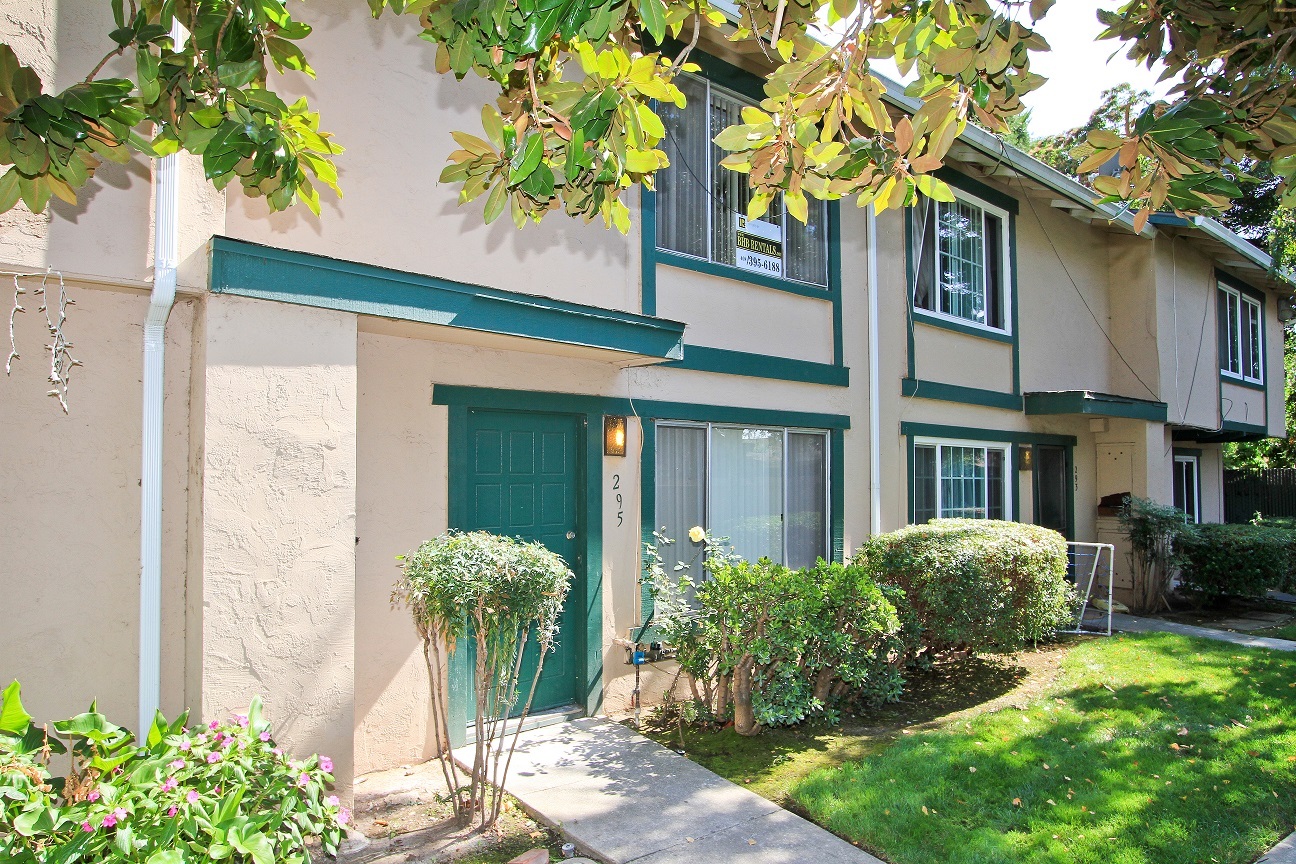 San Jose Townhome: 295 Palacio Espada Ct