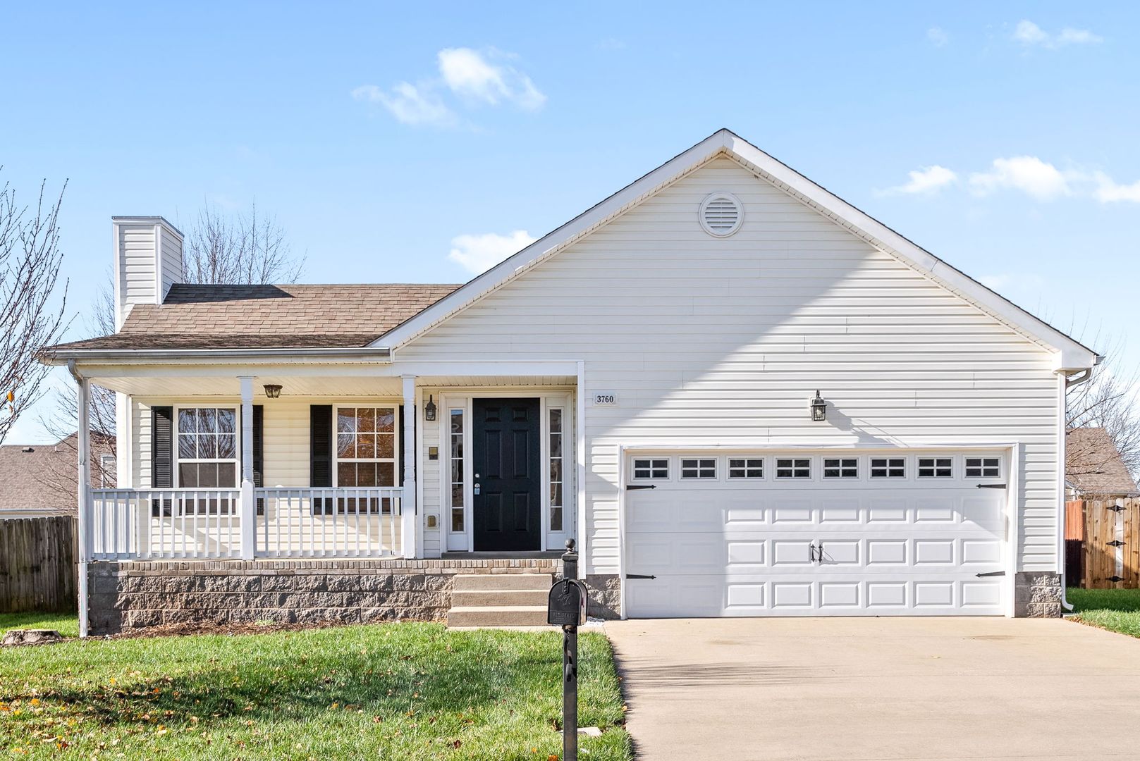 Clarksville House: 3760 N Jot Dr