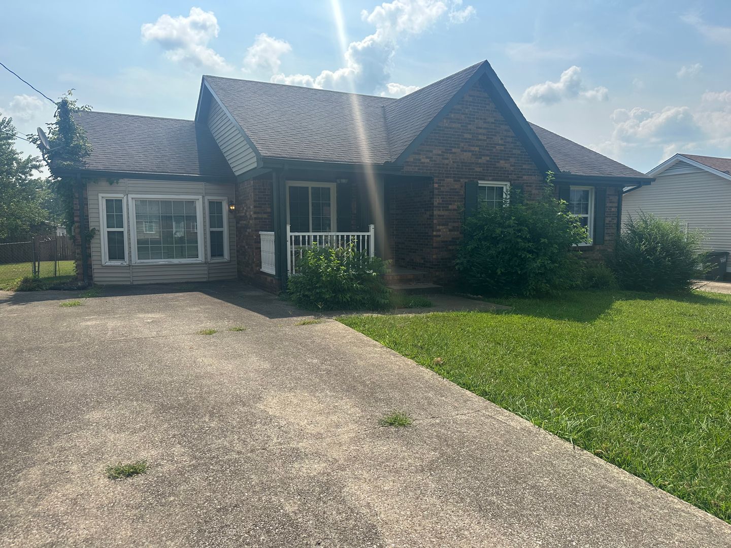 Clarksville House: 1121 Tobacco Rd