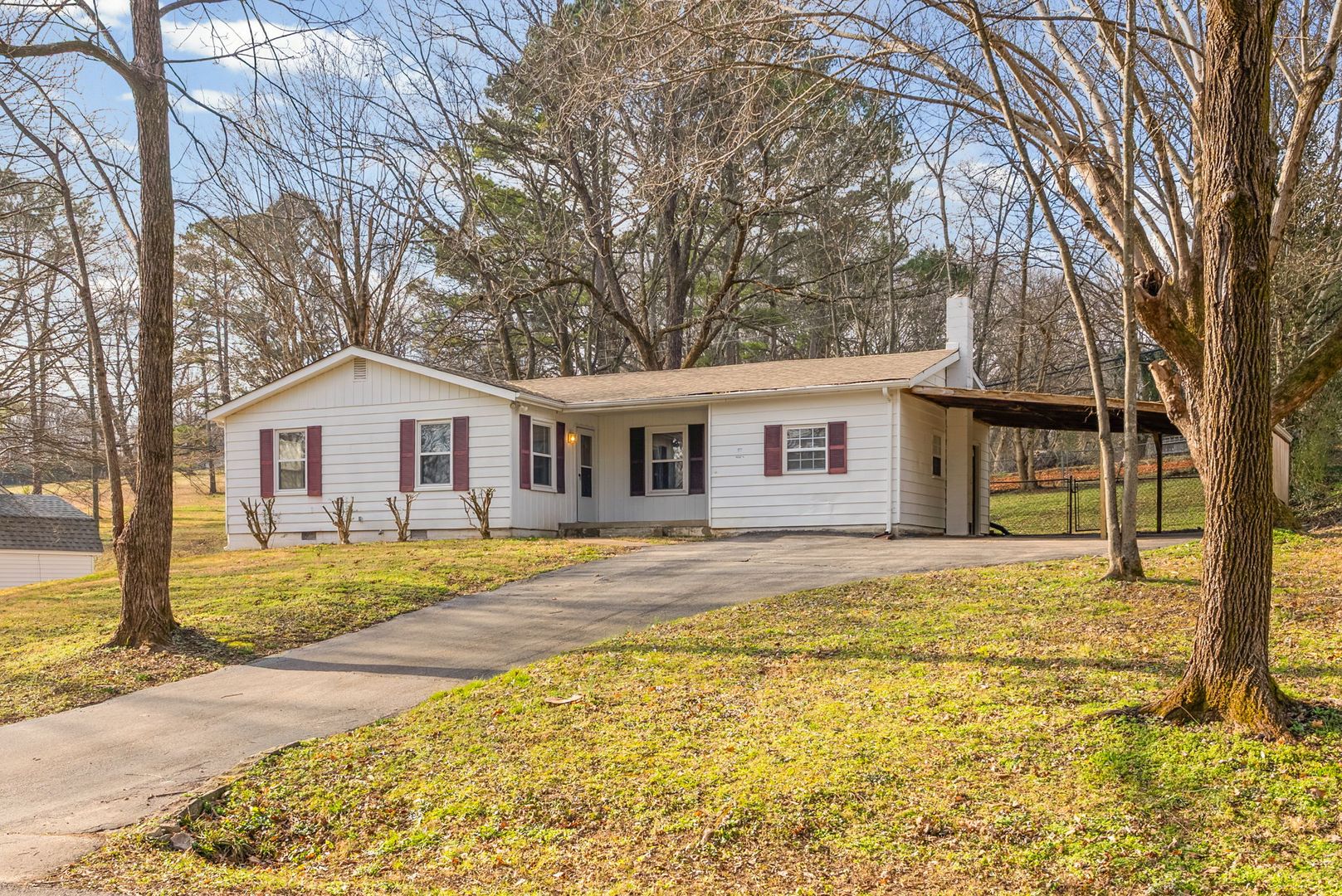 Clarksville House: 2084 Shelby Dr