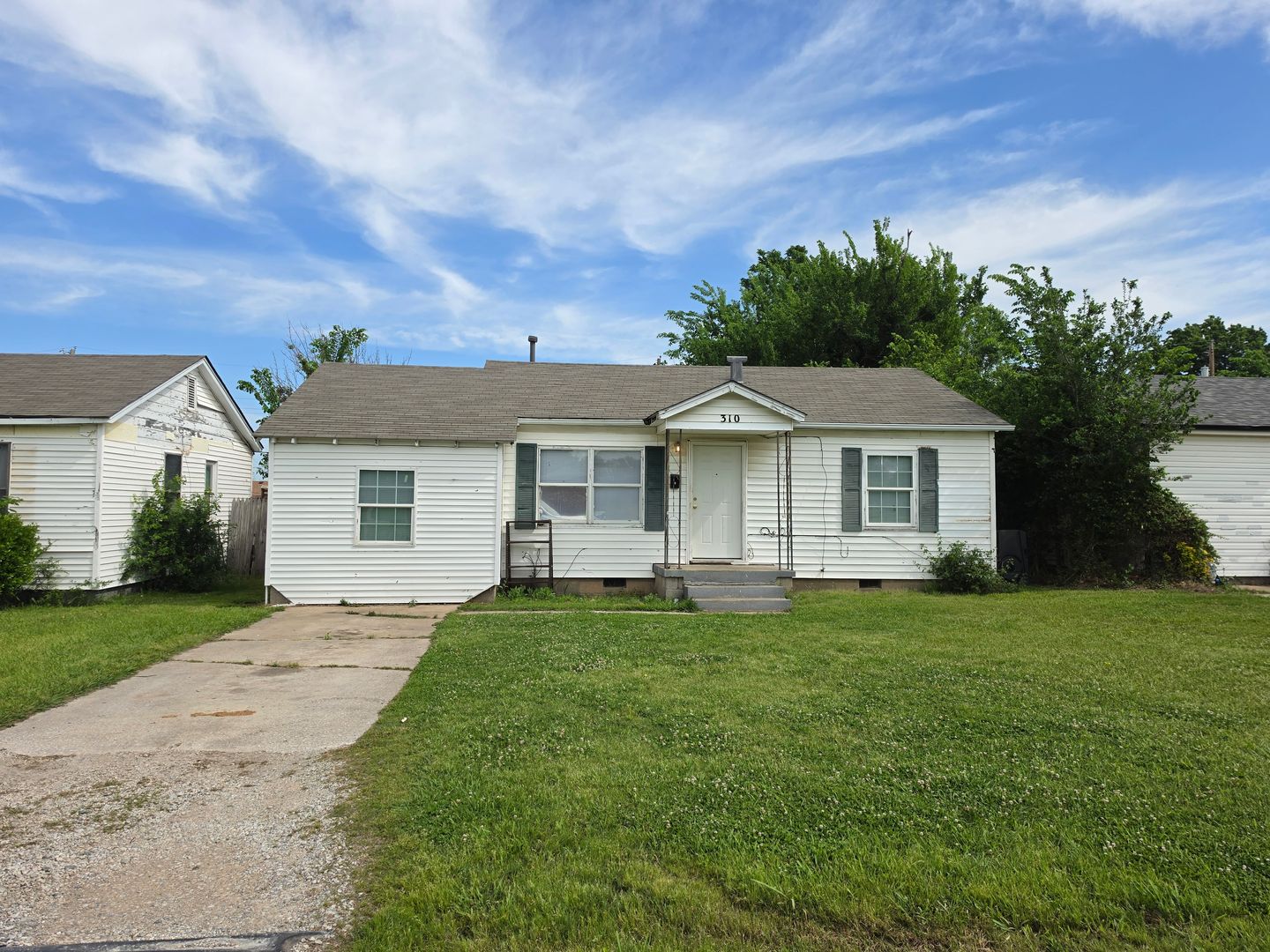 Shawnee House: 310 W 35th  St