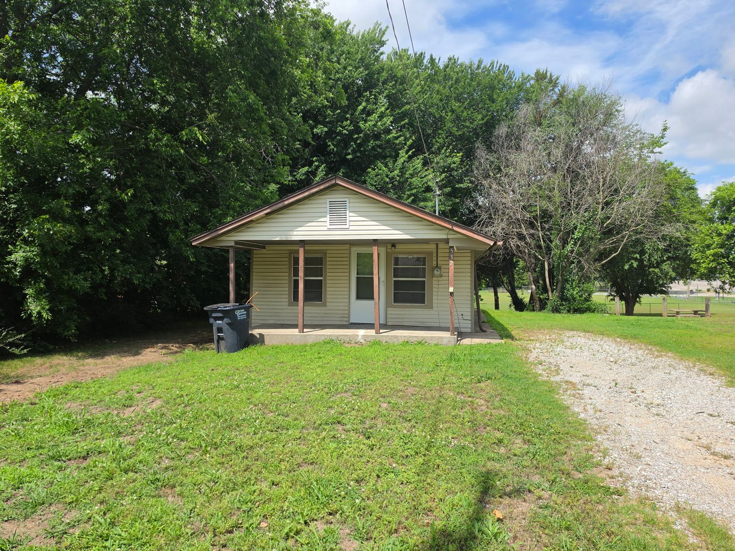 Shawnee House: 532 N Patchin