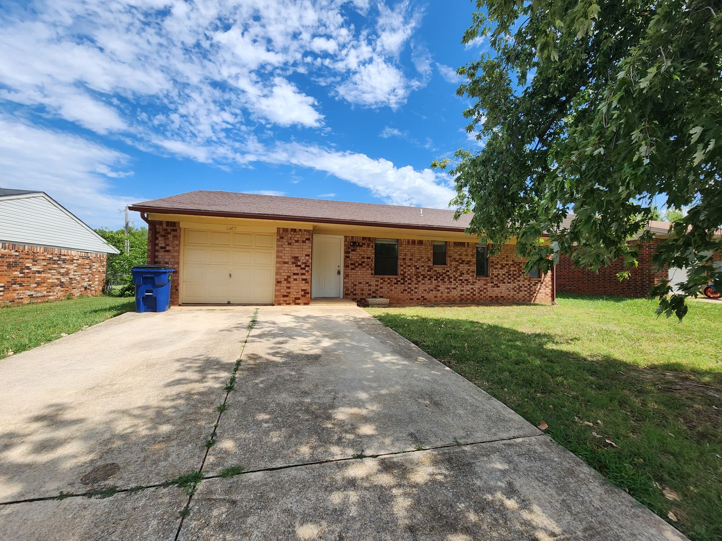 Tecumseh House: 1207 Whispering Glenn Street