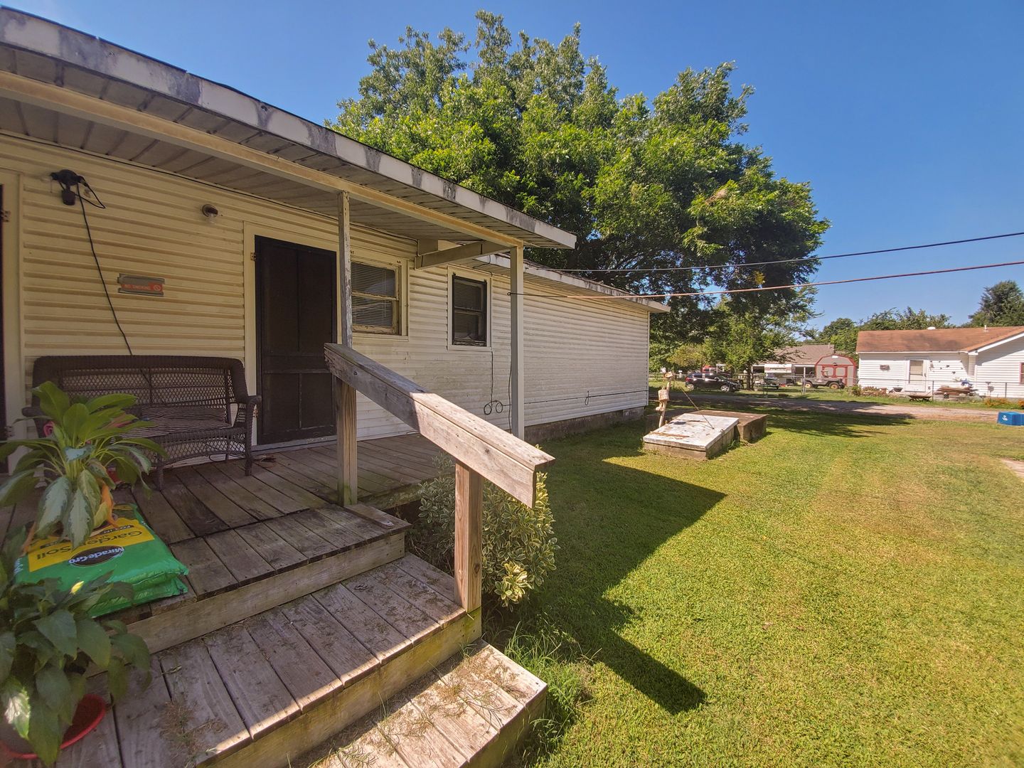 Shawnee House: 1030 W Wood