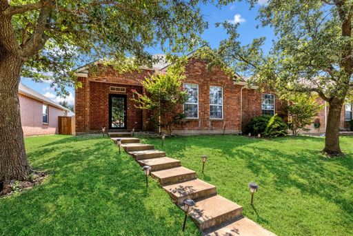 3-Bedroom Home in Allen with Spacious Backyard – photo 1