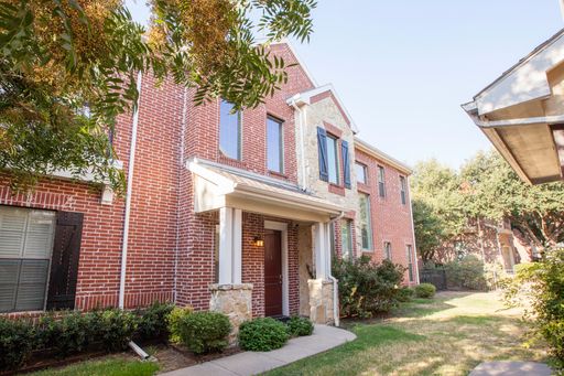 Spacious & Stylish Richardson Townhome – photo 1