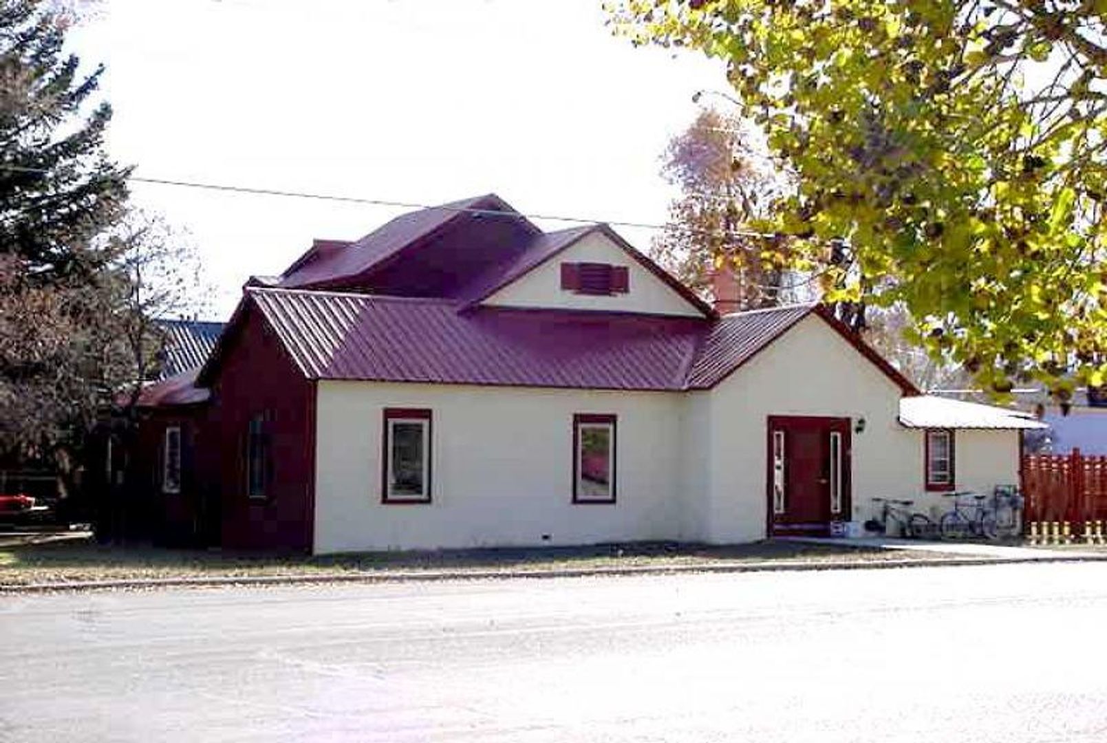 Gunnison House: 623 N Wisconsin