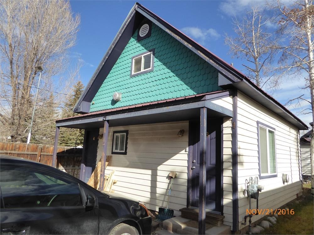 Gunnison Apartment: 107 N Teller St.