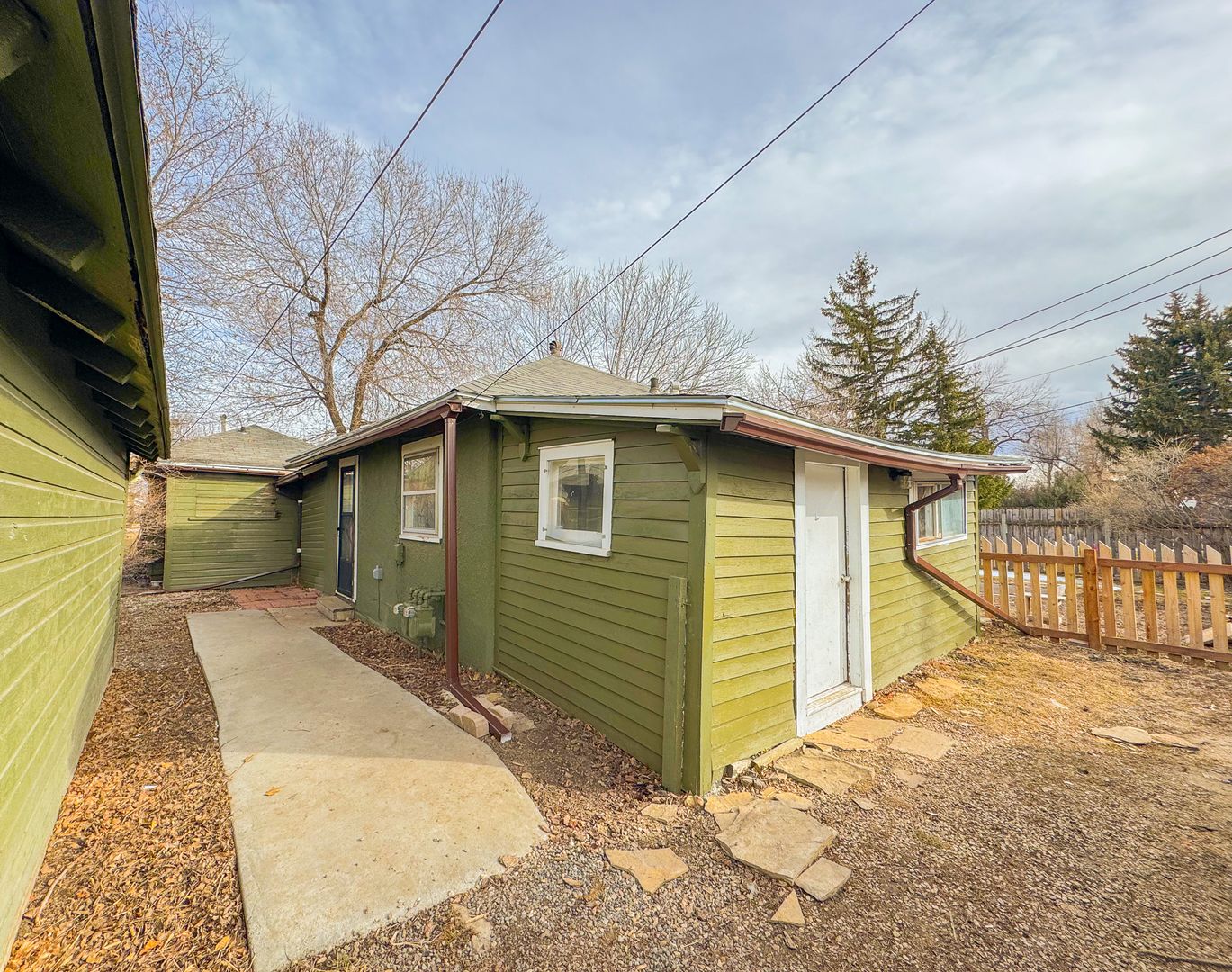 Sheridan Apartment: 840 Illinois St