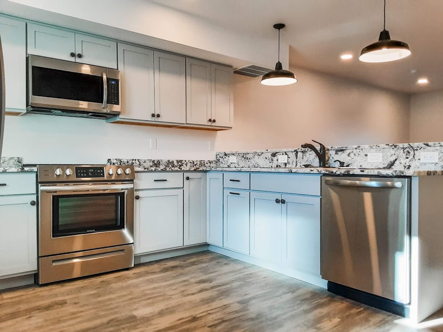 Sheridan House: 417 E 7th Street