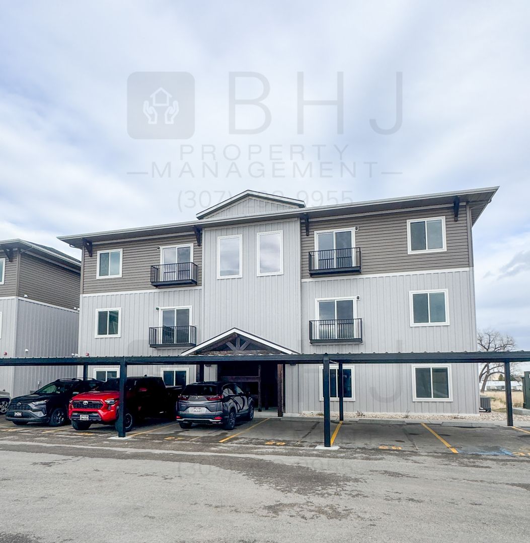 Sheridan Apartment: 951 Covey Run Rd