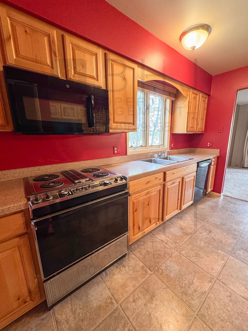 21 Mills Ln 3 of 12