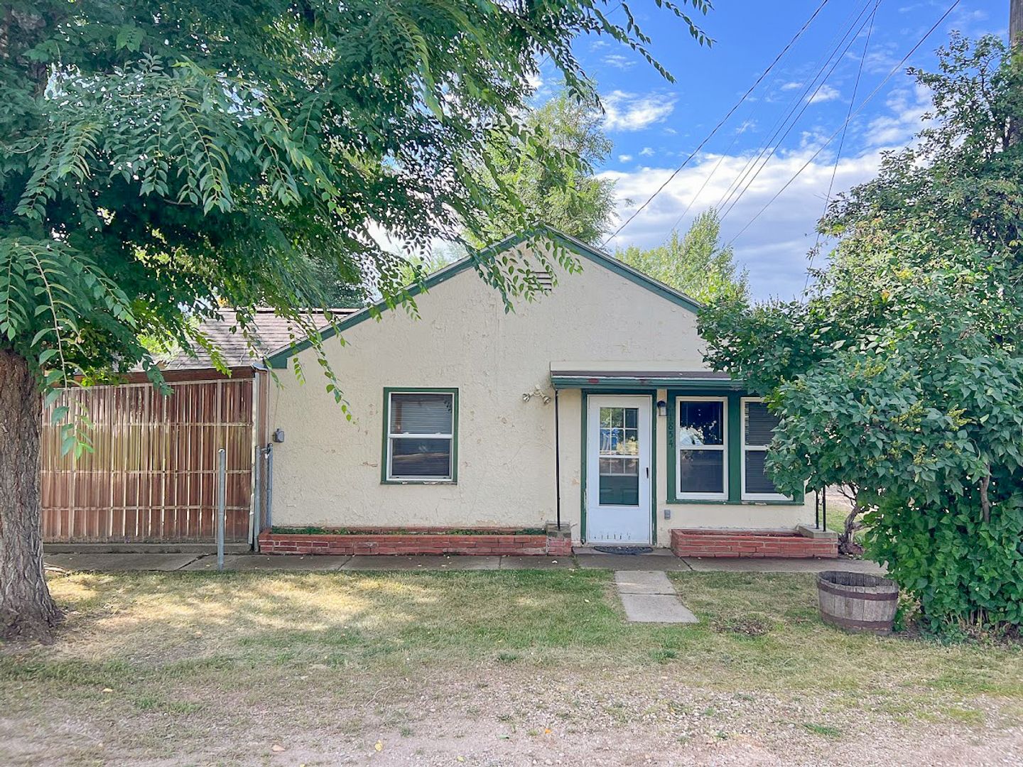 Sheridan House: 1854 Frackleton St