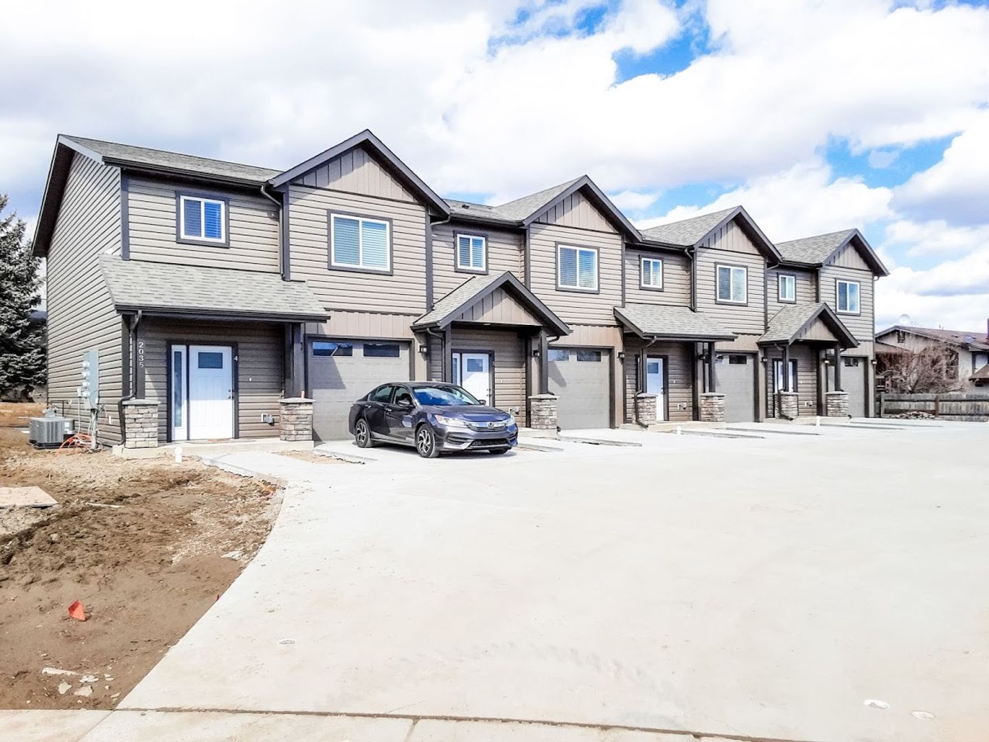 Sheridan Apartment: 2035 Skyview West Dr