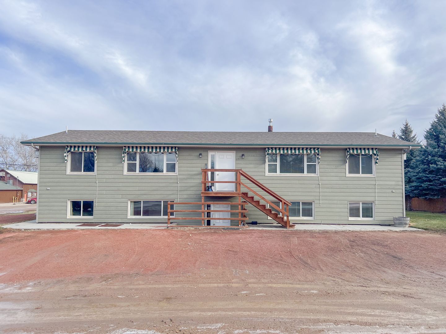 Big Horn Apartment: 215 Main St