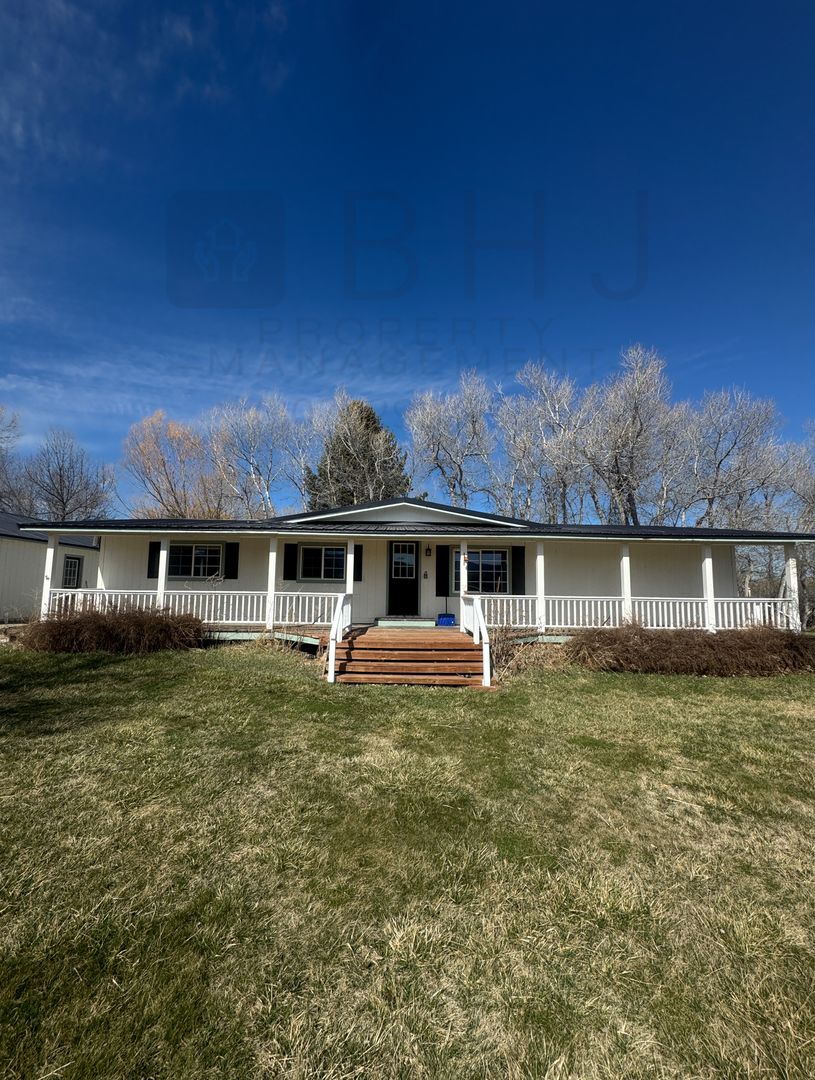 Sheridan House: 41 Landon Ln