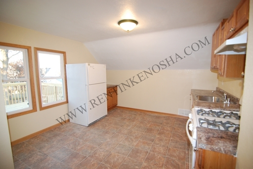 4812 25th Avenue - Upper, Kenosha, WI 53140