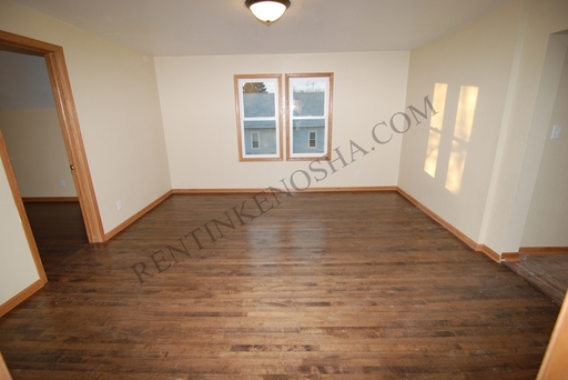 4812 25th Avenue - Upper, Kenosha, WI 53140